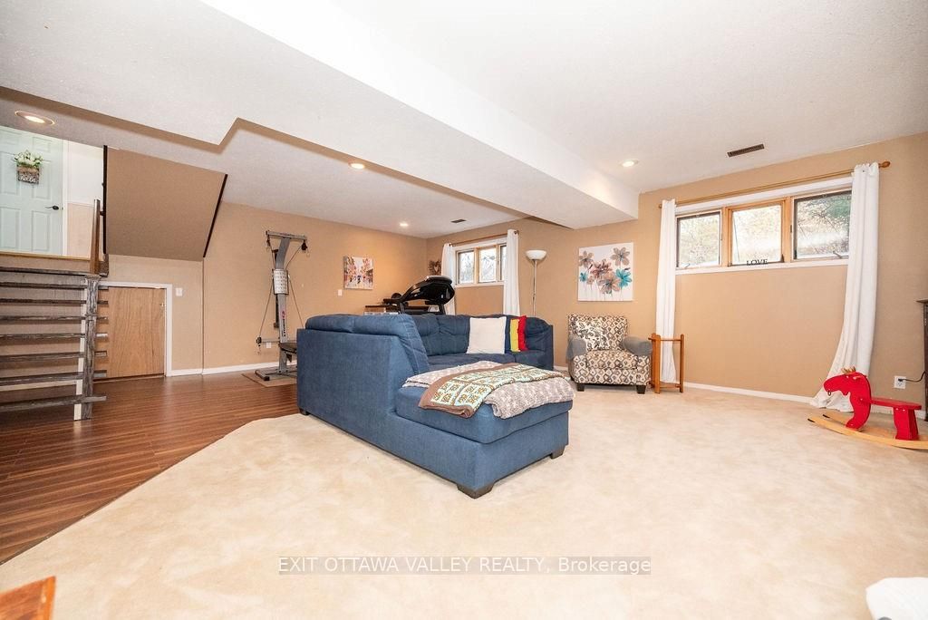Photo 23 of 37 Thomas Street, Deep River — HOMEH