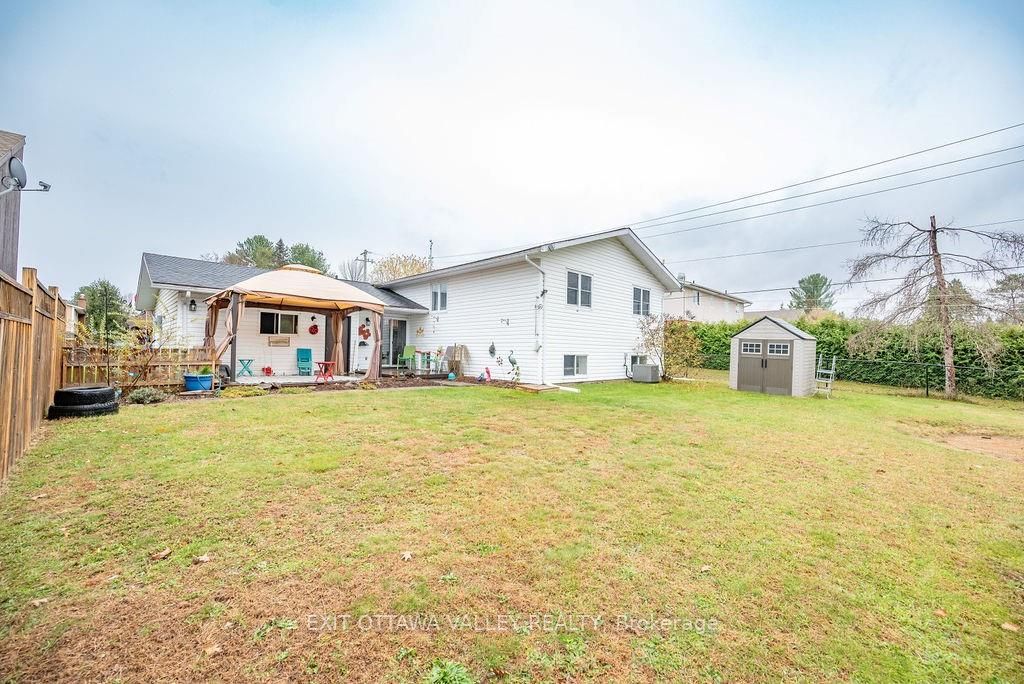 Photo 29 of 37 Thomas Street, Deep River — HOMEH