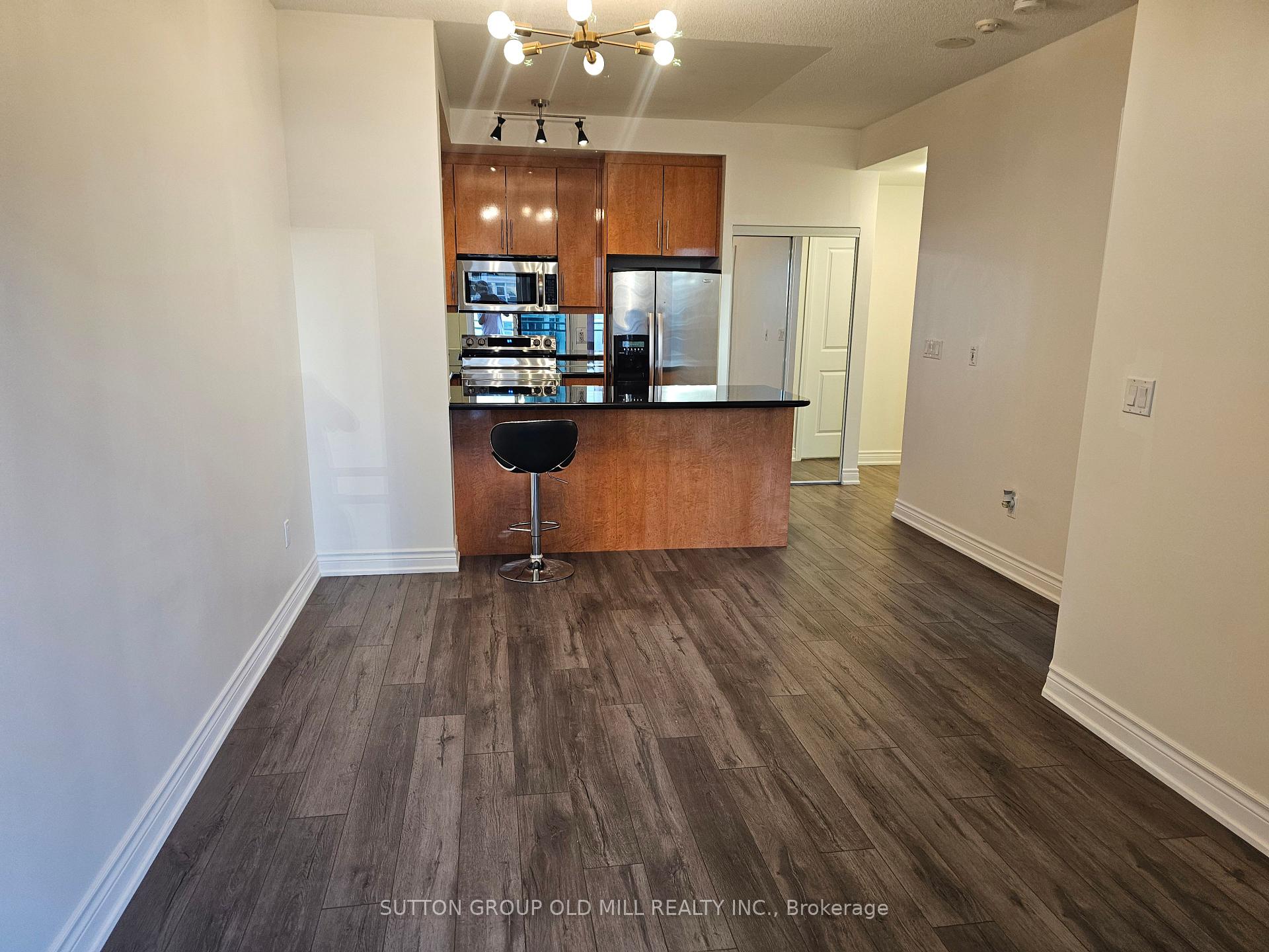 Photo 3 of Unit 1310, 628 Fleet Street, Toronto, Niagara — HOMEH