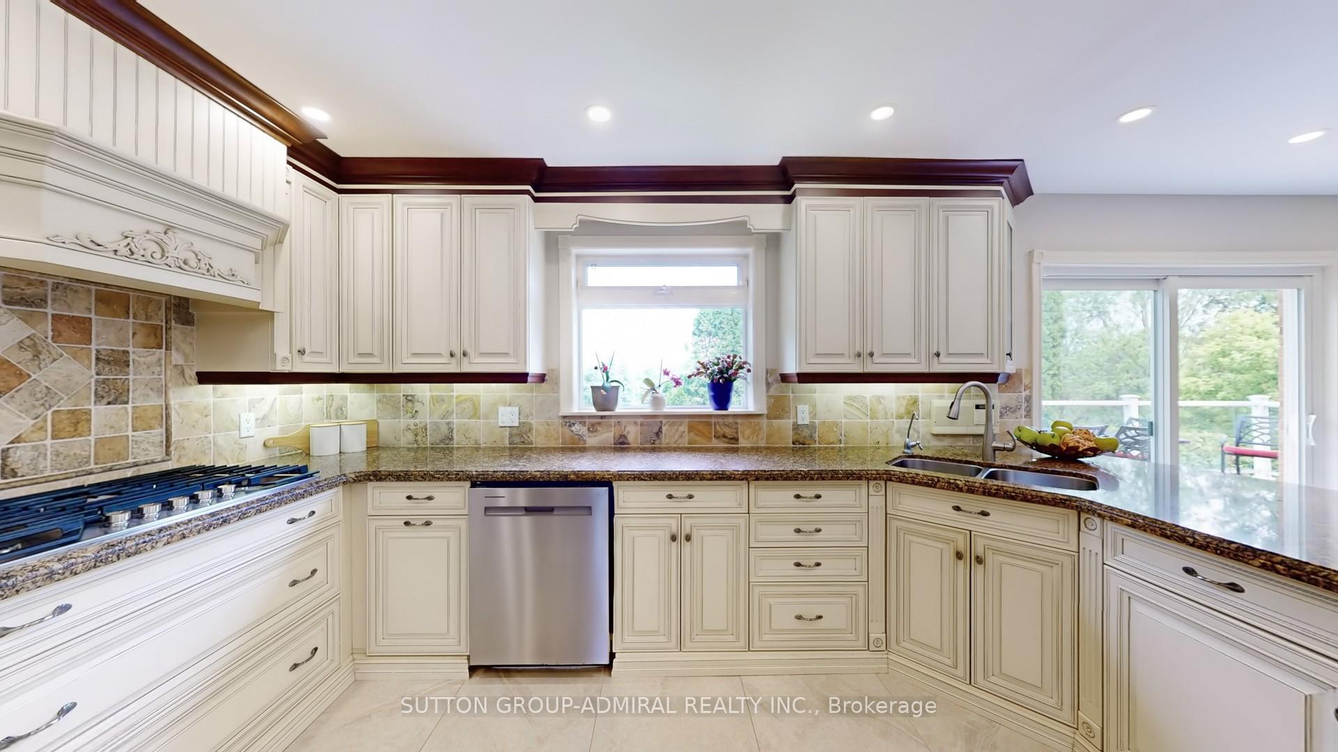 Photo 40 of 10 Walton Drive, Caledon, Palgrave — HOMEH