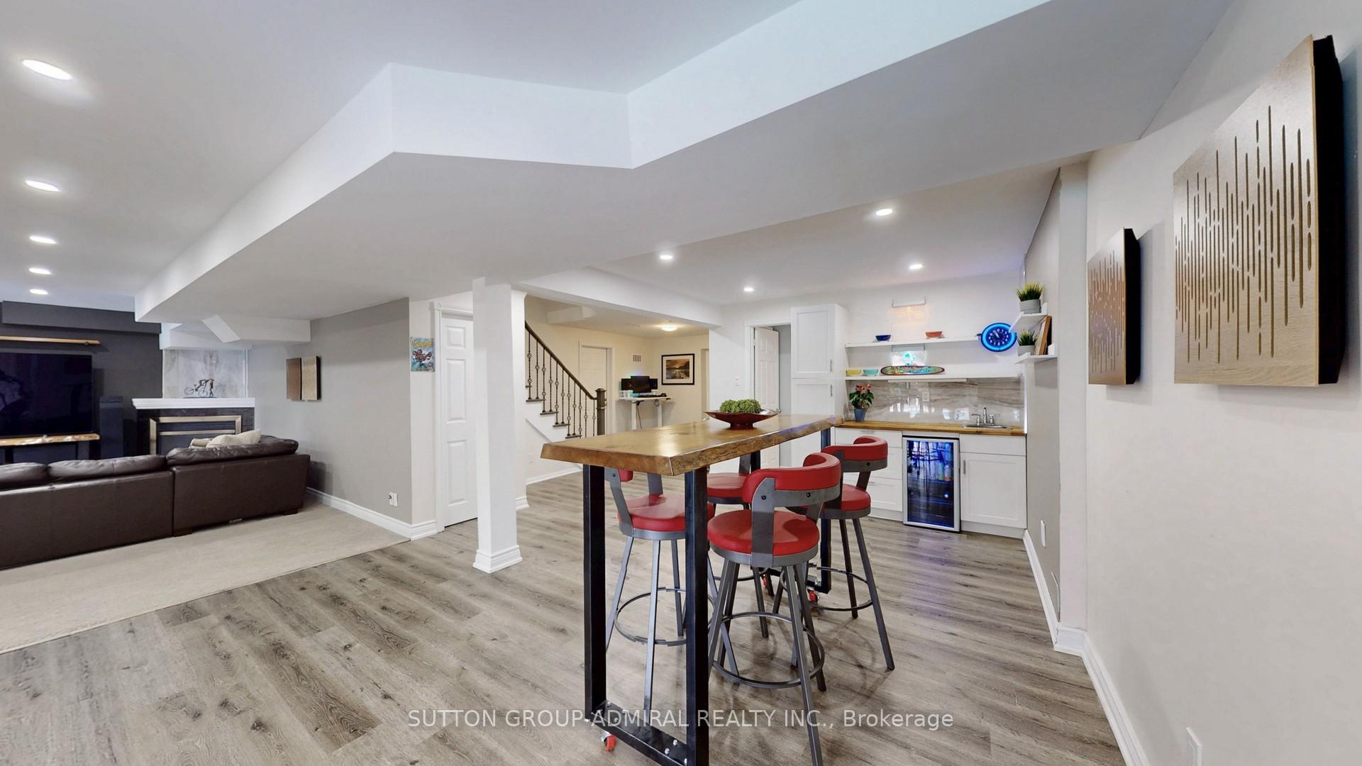 Photo 11 of 10 Walton Drive, Caledon, Palgrave — HOMEH