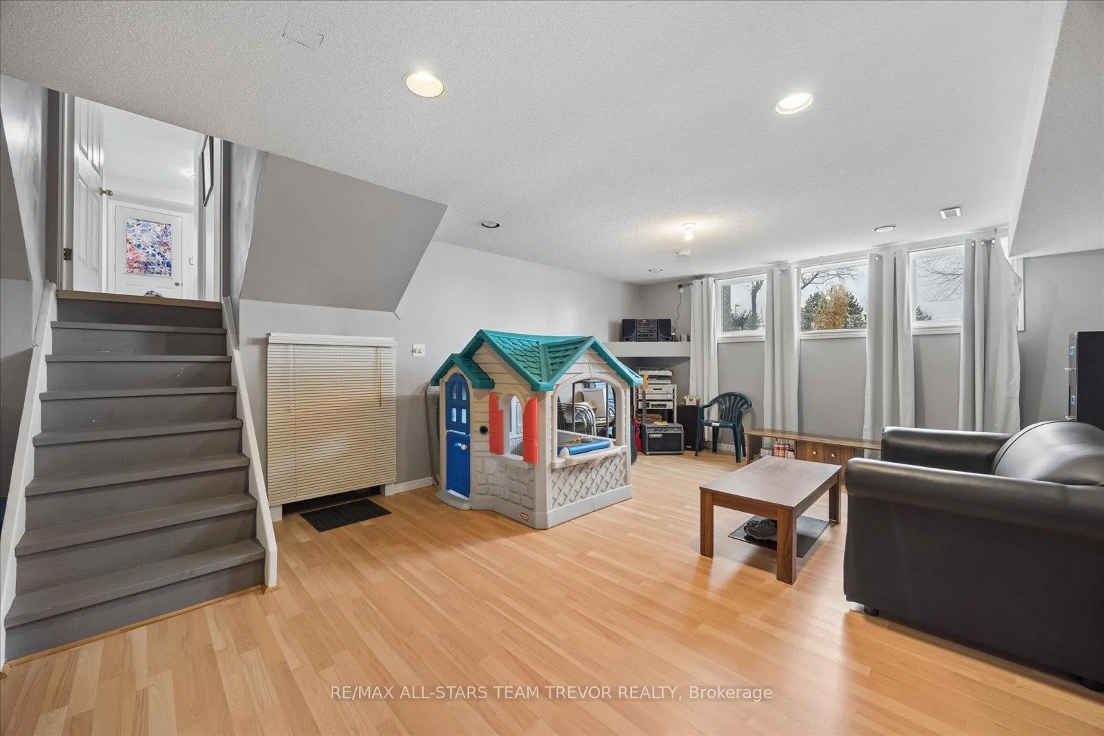 Photo 26 of 123 Biscayne Boulevard, Georgina, Keswick South — HOMEH