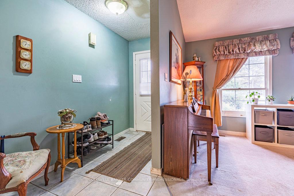 Photo 4 of 463 Knightsbridge Crescent, Hamilton, Ancaster — HOMEH