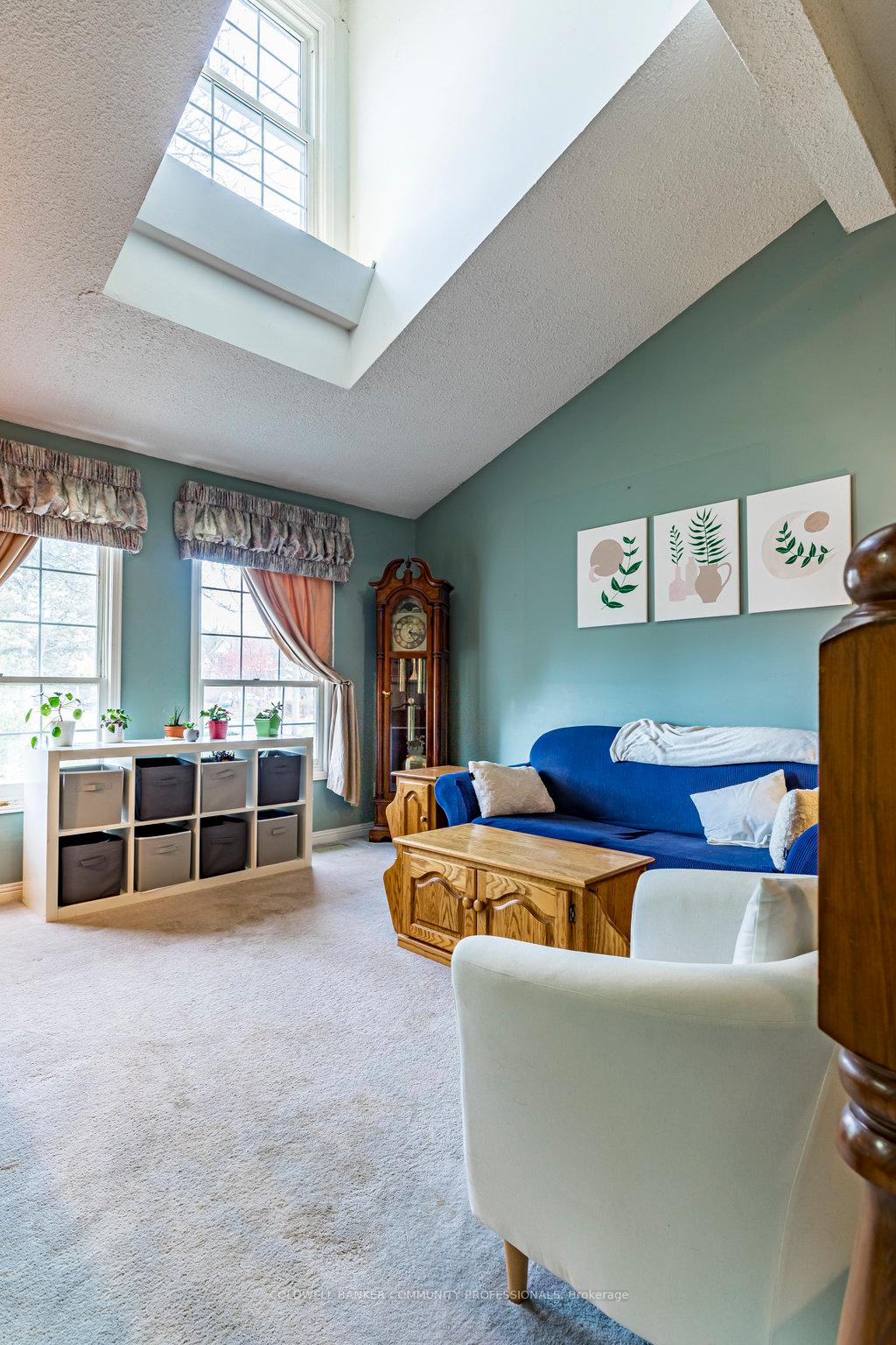 Photo 6 of 463 Knightsbridge Crescent, Hamilton, Ancaster — HOMEH