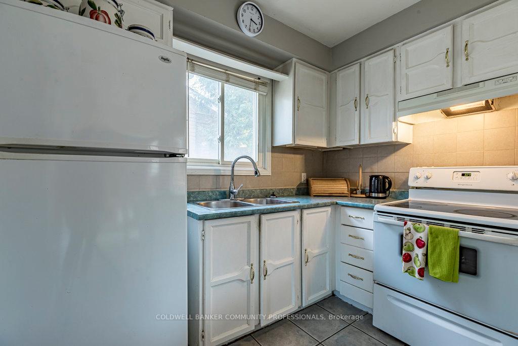 Photo 12 of 463 Knightsbridge Crescent, Hamilton, Ancaster — HOMEH