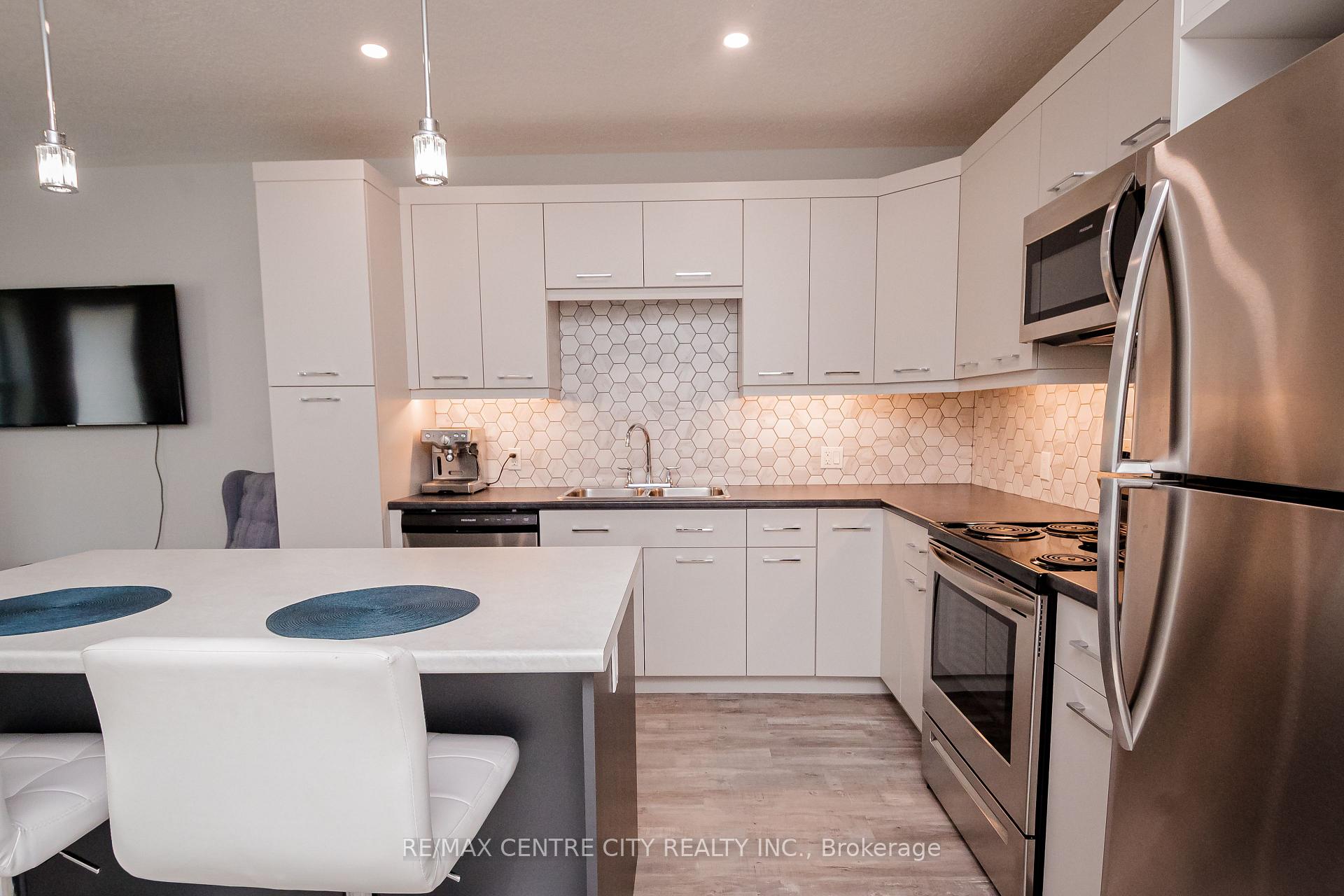 Photo 26 of 75 Manitoba Street, St. Thomas — HOMEH