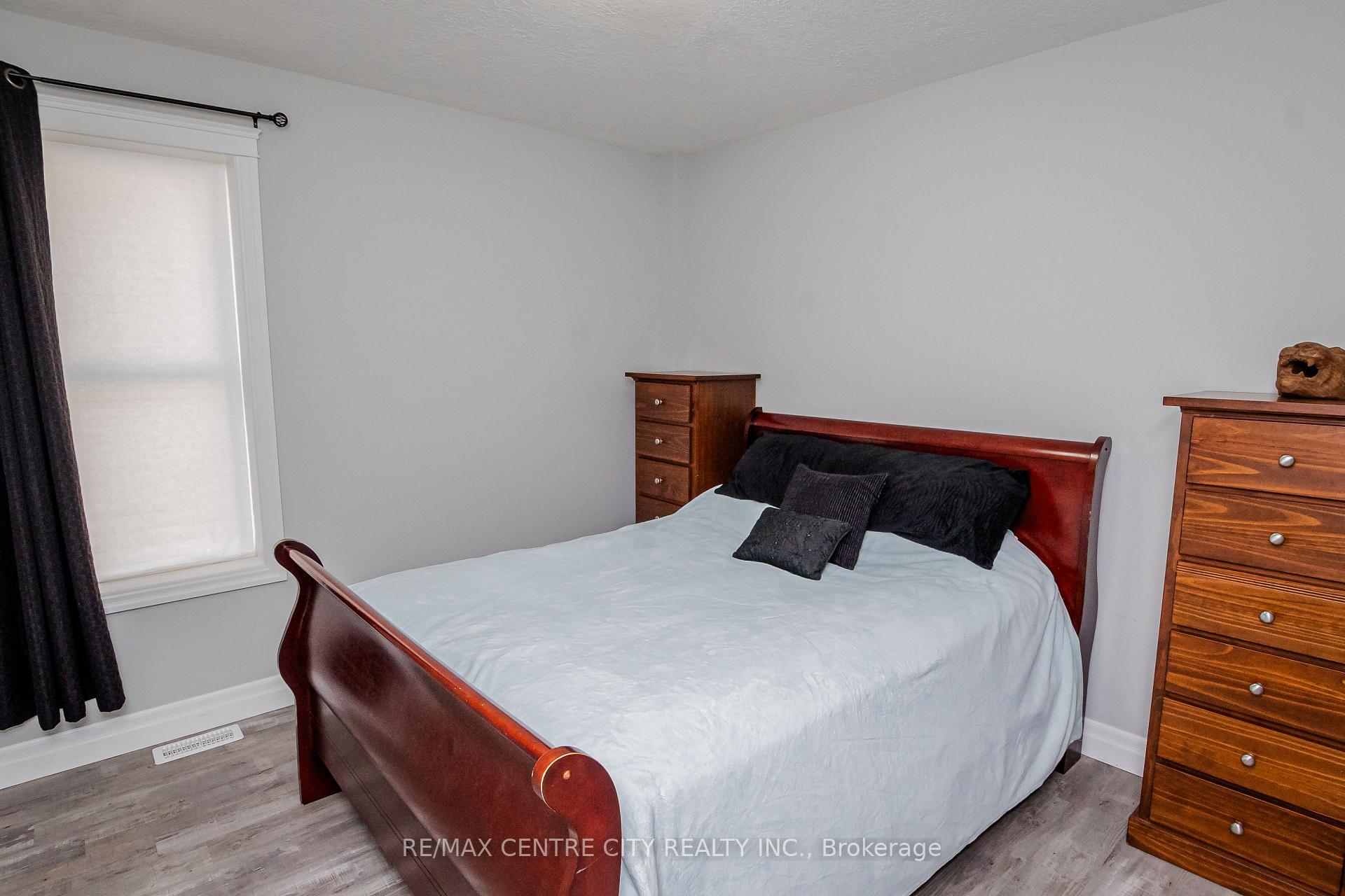 Photo 29 of 75 Manitoba Street, St. Thomas — HOMEH