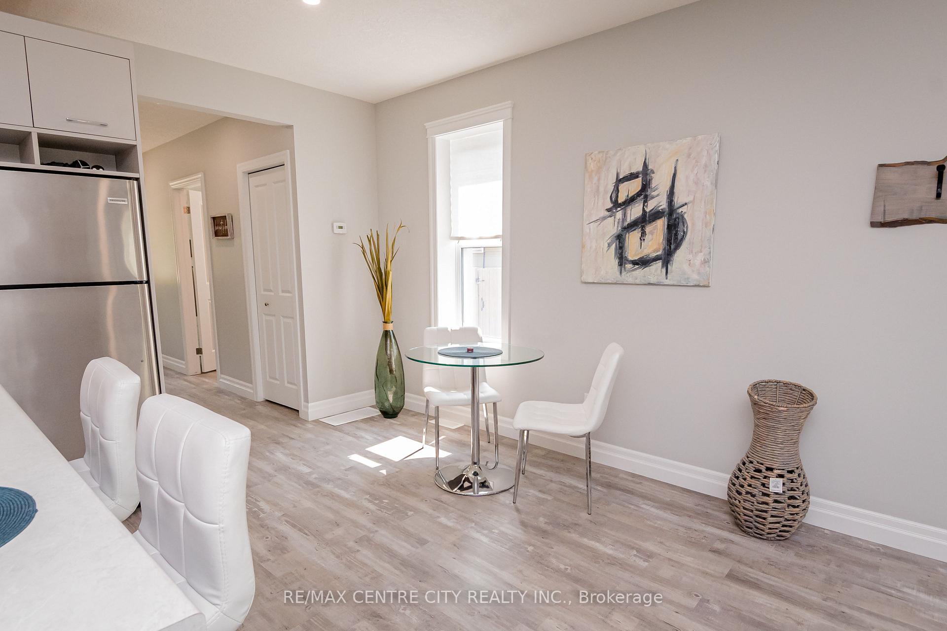 Photo 7 of 75 Manitoba Street, St. Thomas — HOMEH