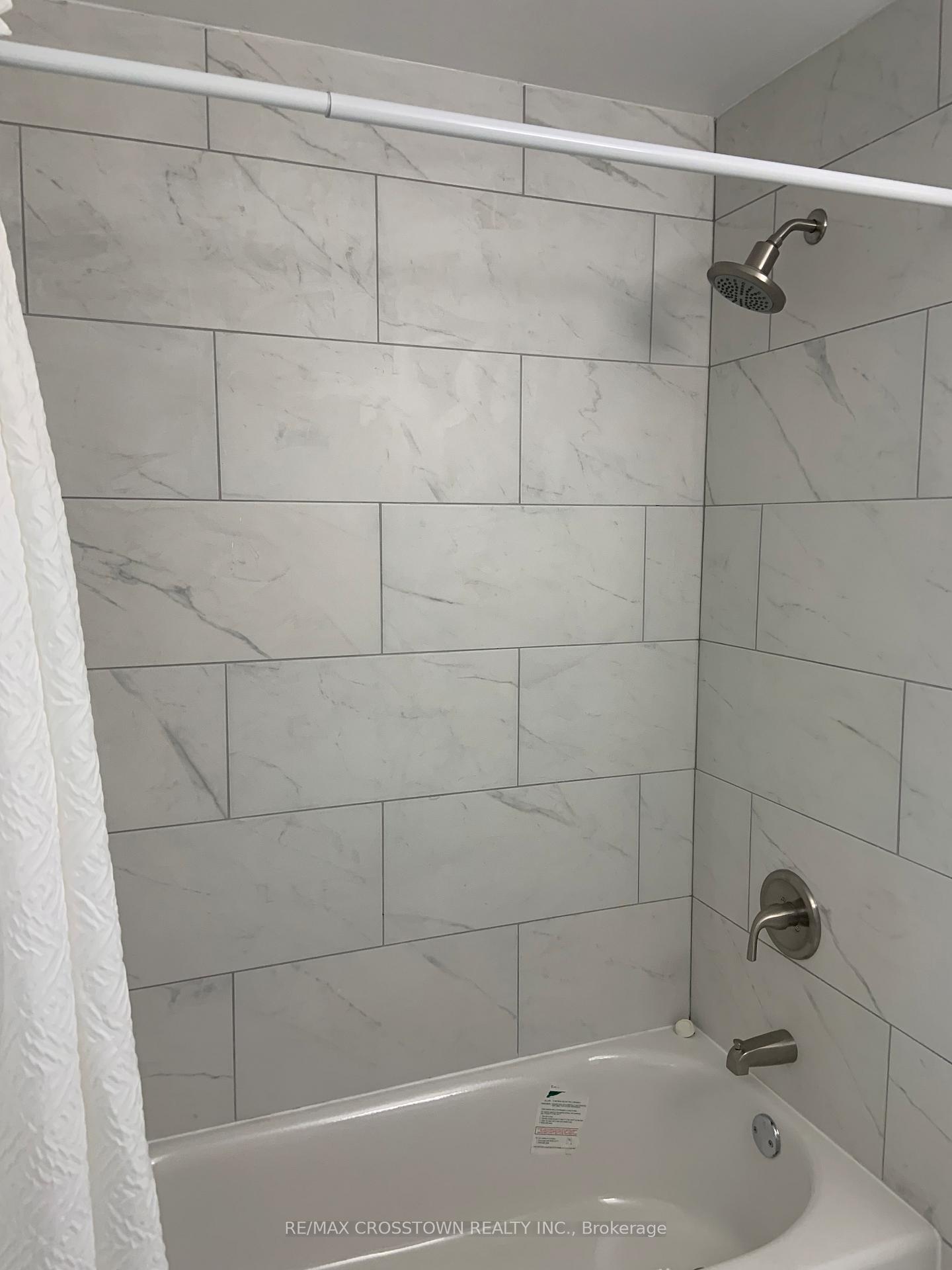 Photo 23 of 105 Eccles Street N, Barrie, Queen's Park — HOMEH