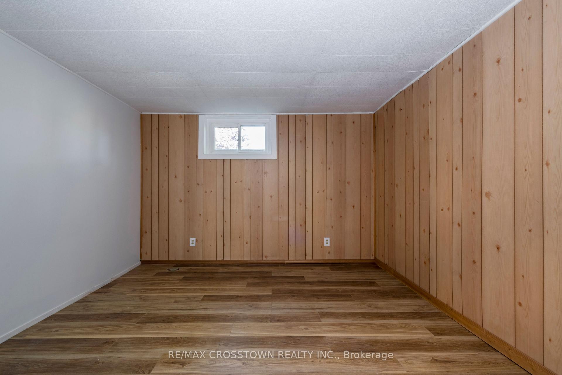 Photo 27 of 105 Eccles Street N, Barrie, Queen's Park — HOMEH
