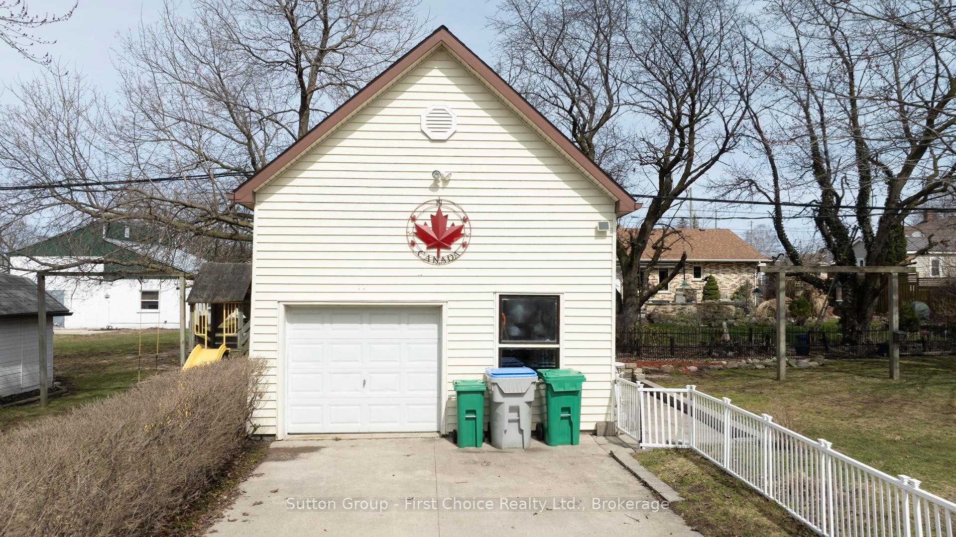 Photo 5 of 313 Huron Road, Goderich, Goderich (Town) — HOMEH