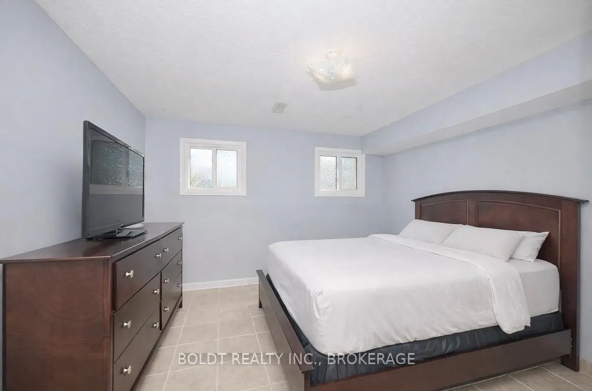 Photo 16 of 17 Colborne Street, Thorold, Thorold Downtown — HOMEH