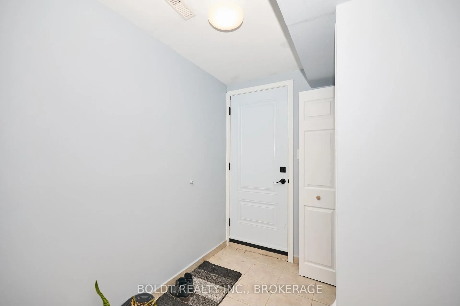 Photo 19 of 17 Colborne Street, Thorold, Thorold Downtown — HOMEH