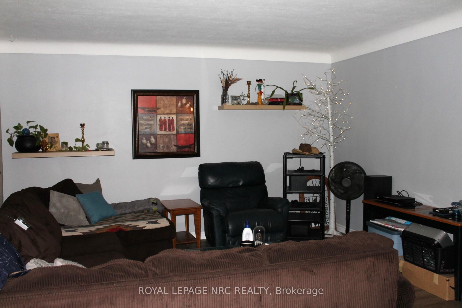 Photo 3 of 6 Park Avenue, St. Catharines, Secord Woods — HOMEH