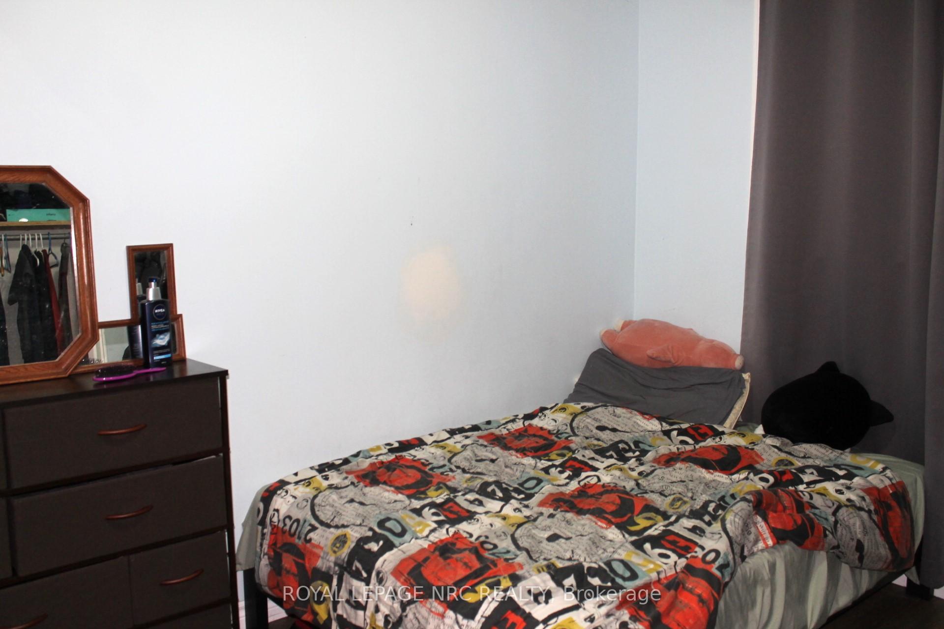 Photo 12 of 6 Park Avenue, St. Catharines, Secord Woods — HOMEH