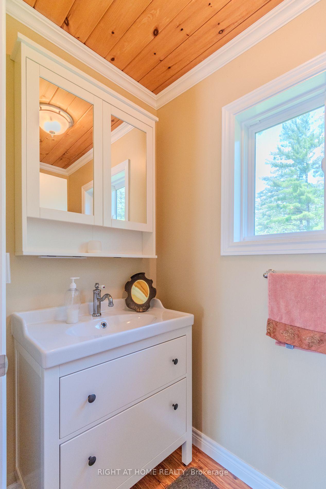 Photo 27 of 1KL 7 Cranberry Island, Gravenhurst, Morrison — HOMEH