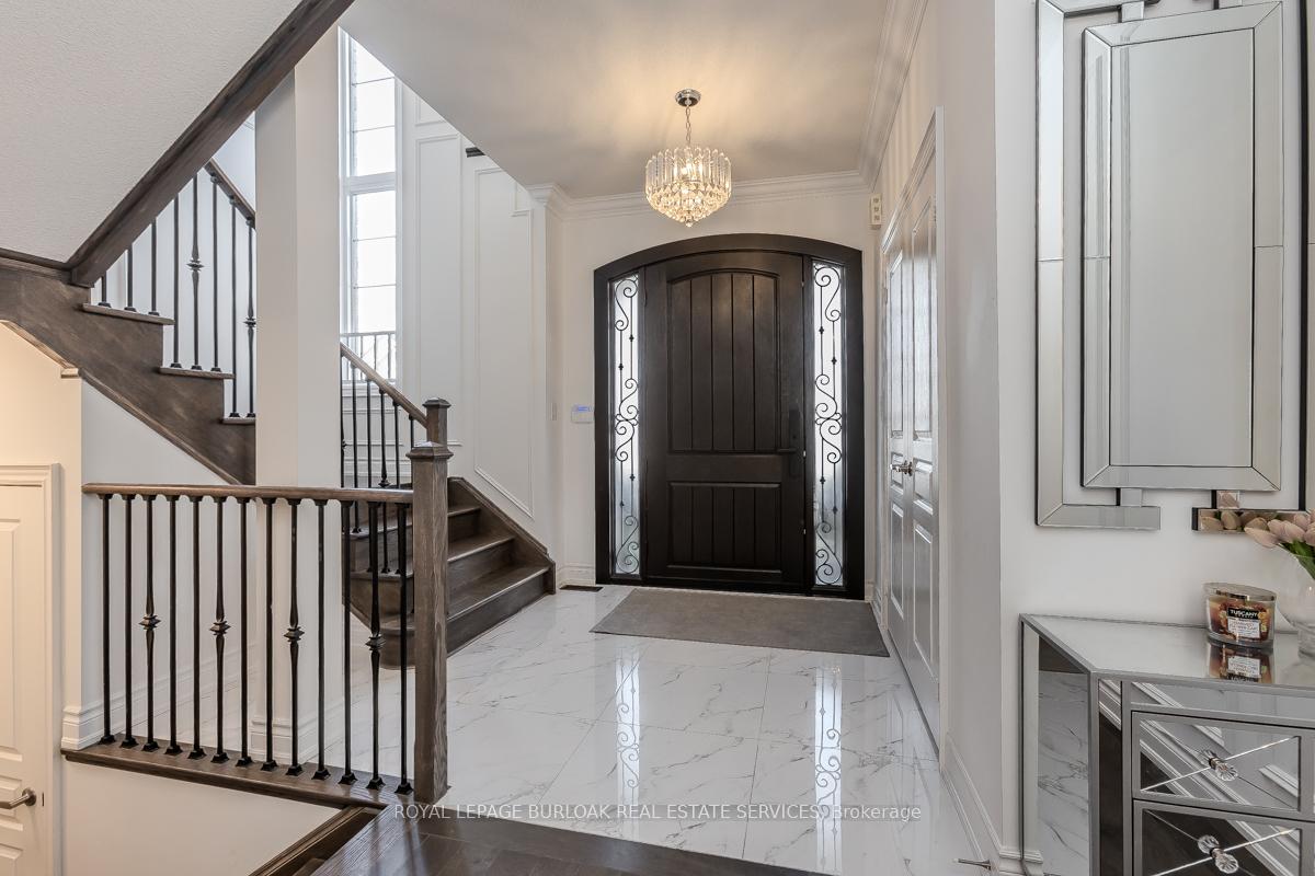 Photo 4 of 110 Avanti Crescent, Hamilton, Waterdown — HOMEH