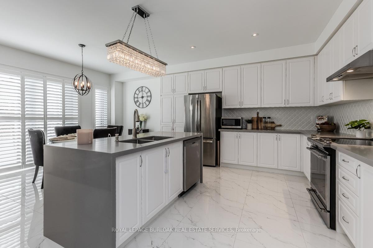 Photo 8 of 110 Avanti Crescent, Hamilton, Waterdown — HOMEH