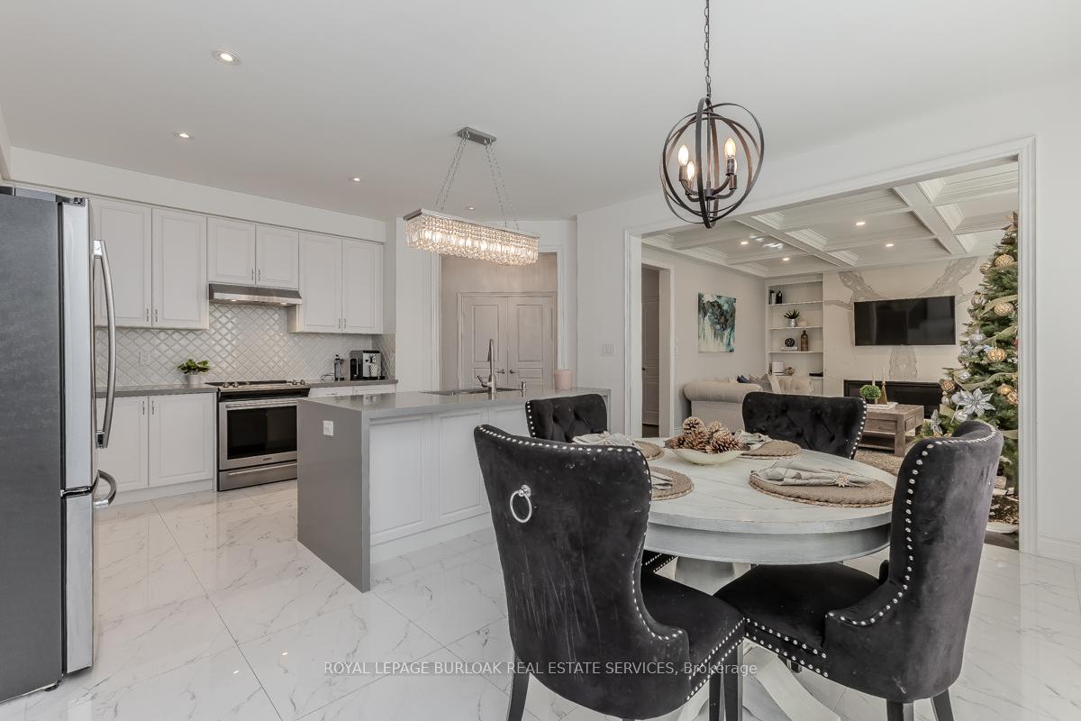Photo 14 of 110 Avanti Crescent, Hamilton, Waterdown — HOMEH