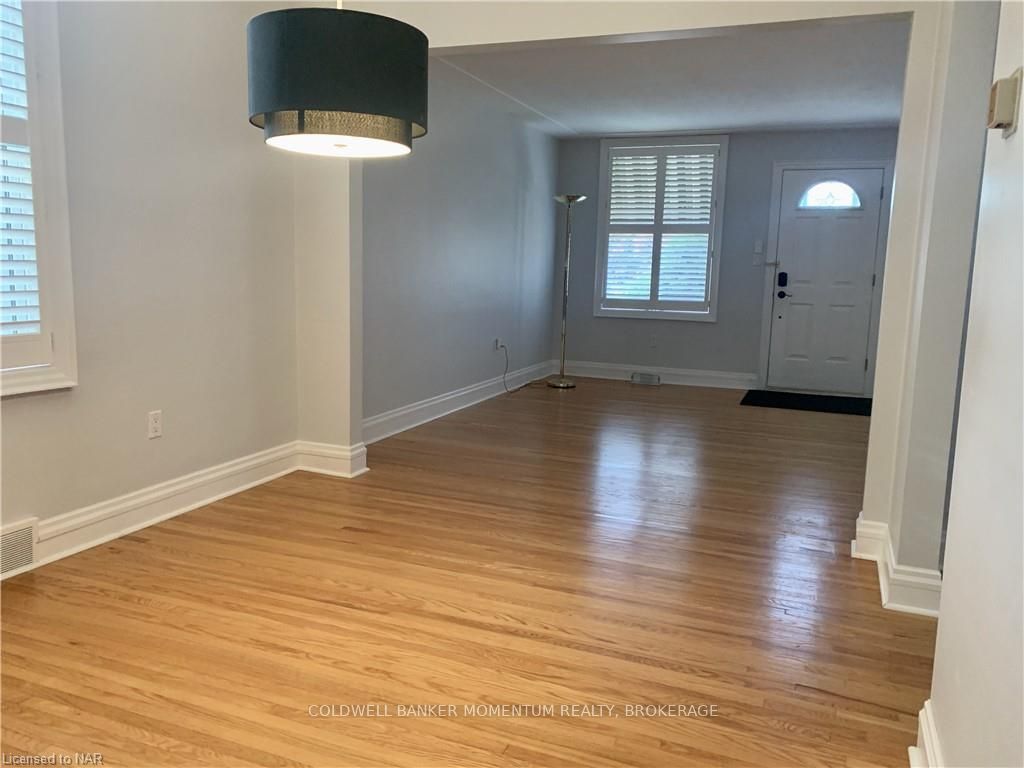 Photo 8 of 352 Linwell Road, St. Catharines, Vine/Linwell — HOMEH
