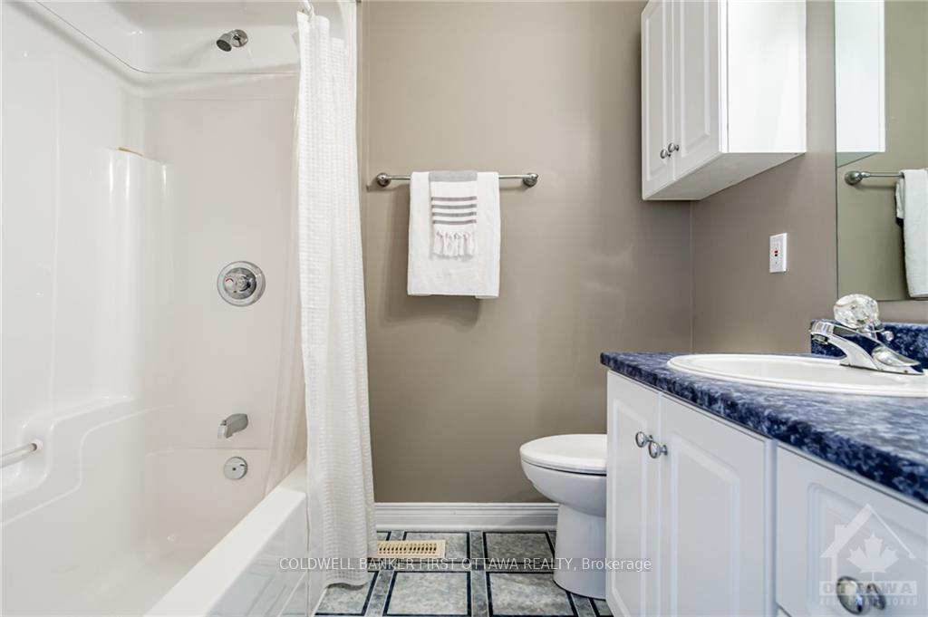 Photo 15 of 60 Forest Creek Drive, Ottawa, Stittsville (Central) — HOMEH