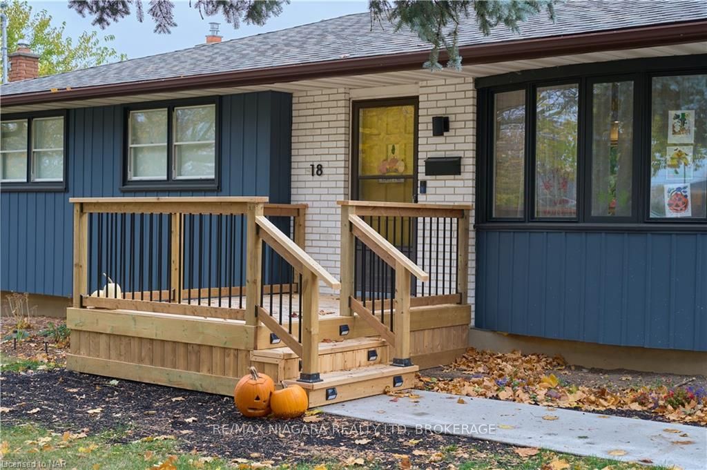 Photo 2 of 18 Densgrove Drive, St. Catharines, Vine/Linwell — HOMEH