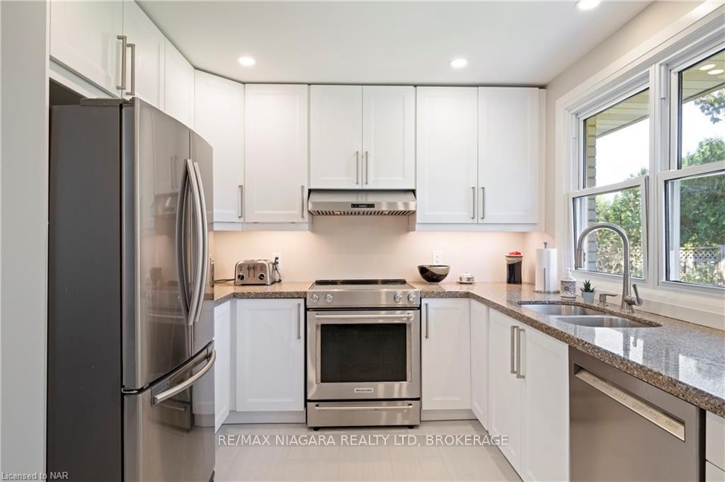 Photo 8 of 18 Densgrove Drive, St. Catharines, Vine/Linwell — HOMEH