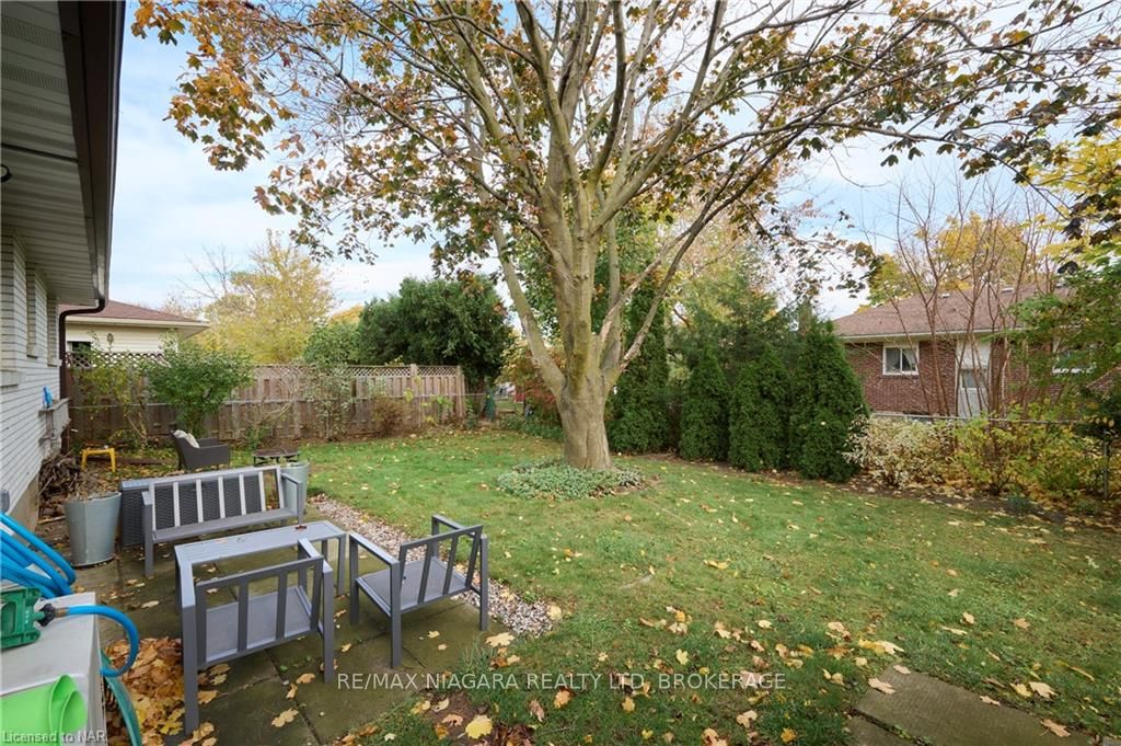 Photo 34 of 18 Densgrove Drive, St. Catharines, Vine/Linwell — HOMEH