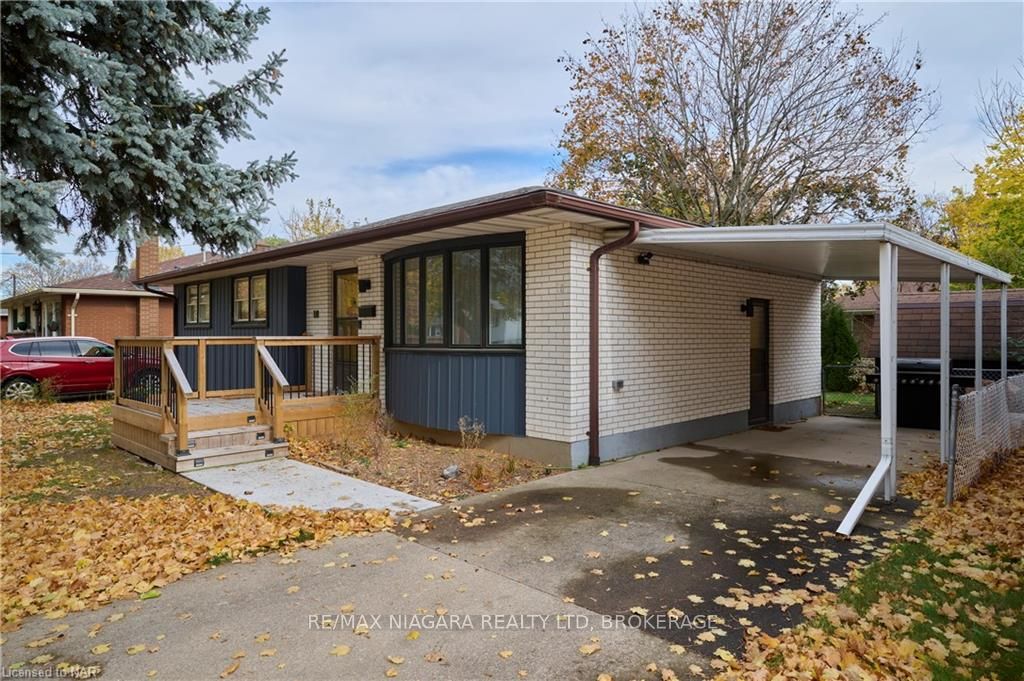 Photo 37 of 18 Densgrove Drive, St. Catharines, Vine/Linwell — HOMEH