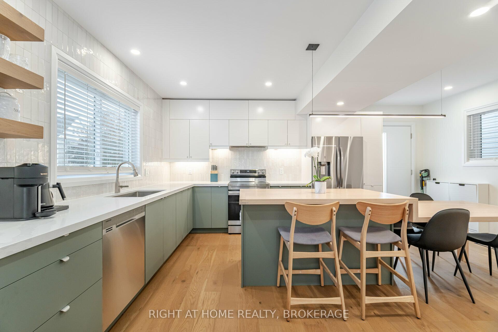 Photo 1 of 86 Gage Avenue N, Hamilton, Crown Point — HOMEH