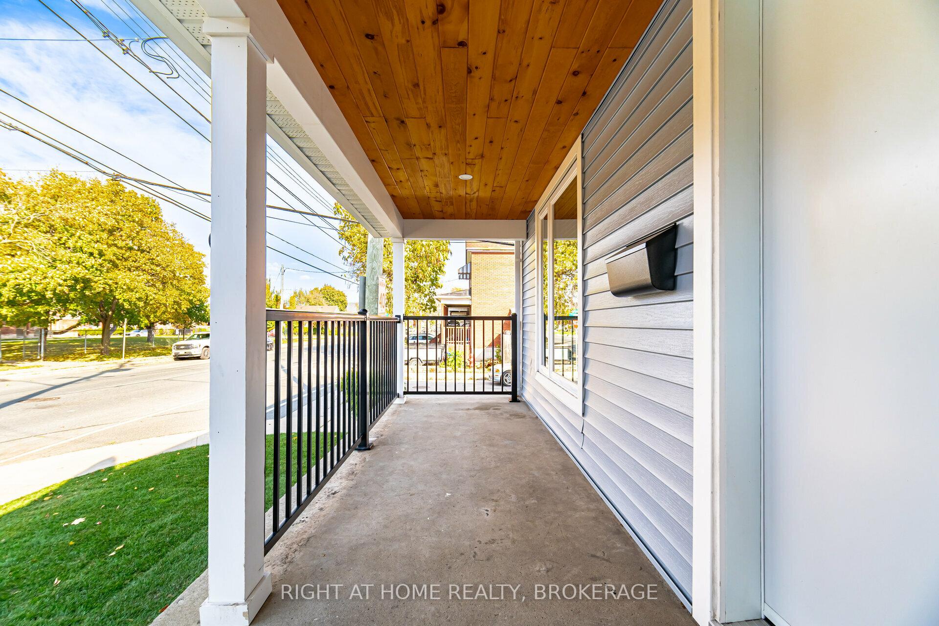 Photo 3 of 86 Gage Avenue N, Hamilton, Crown Point — HOMEH