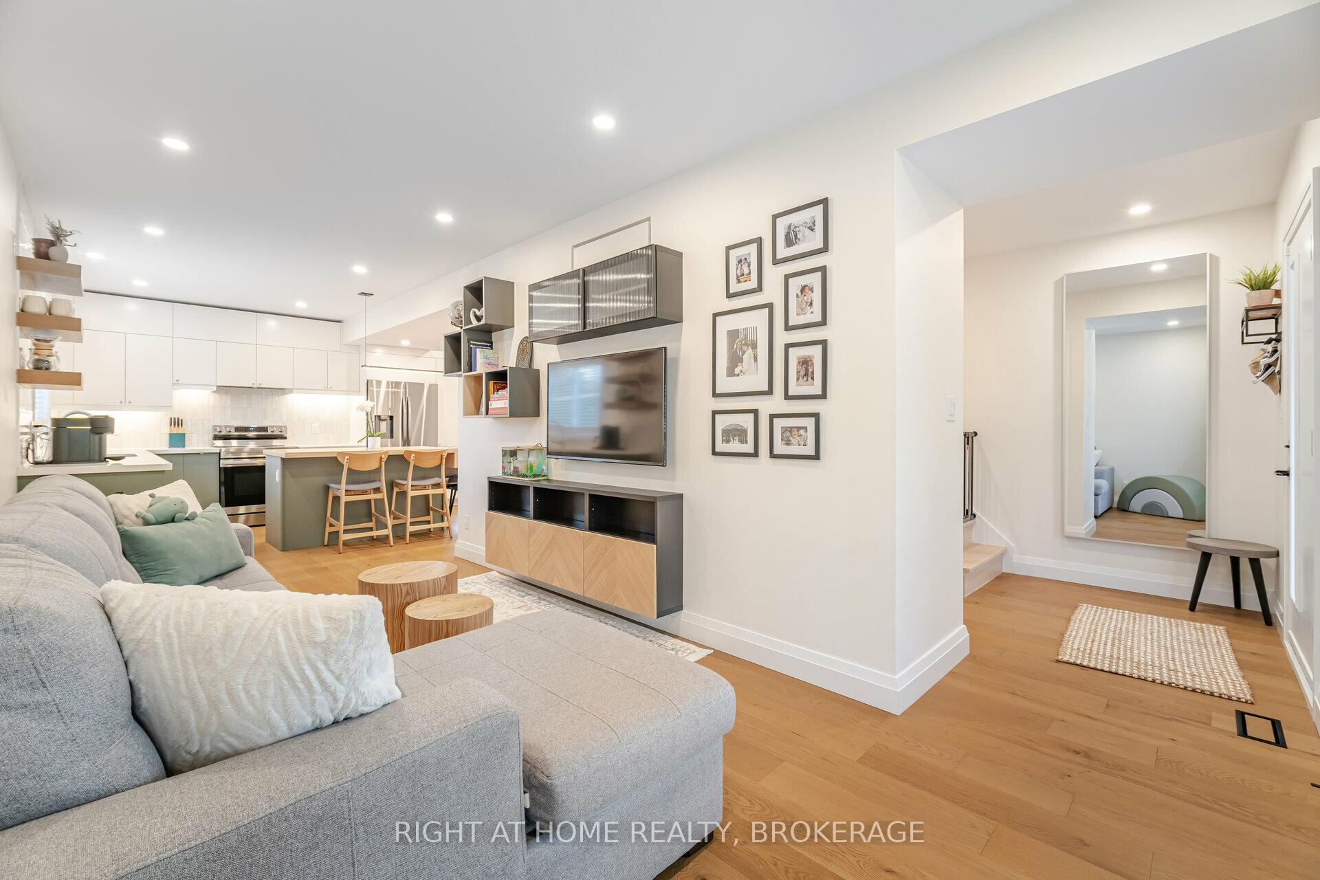 Photo 11 of 86 Gage Avenue N, Hamilton, Crown Point — HOMEH