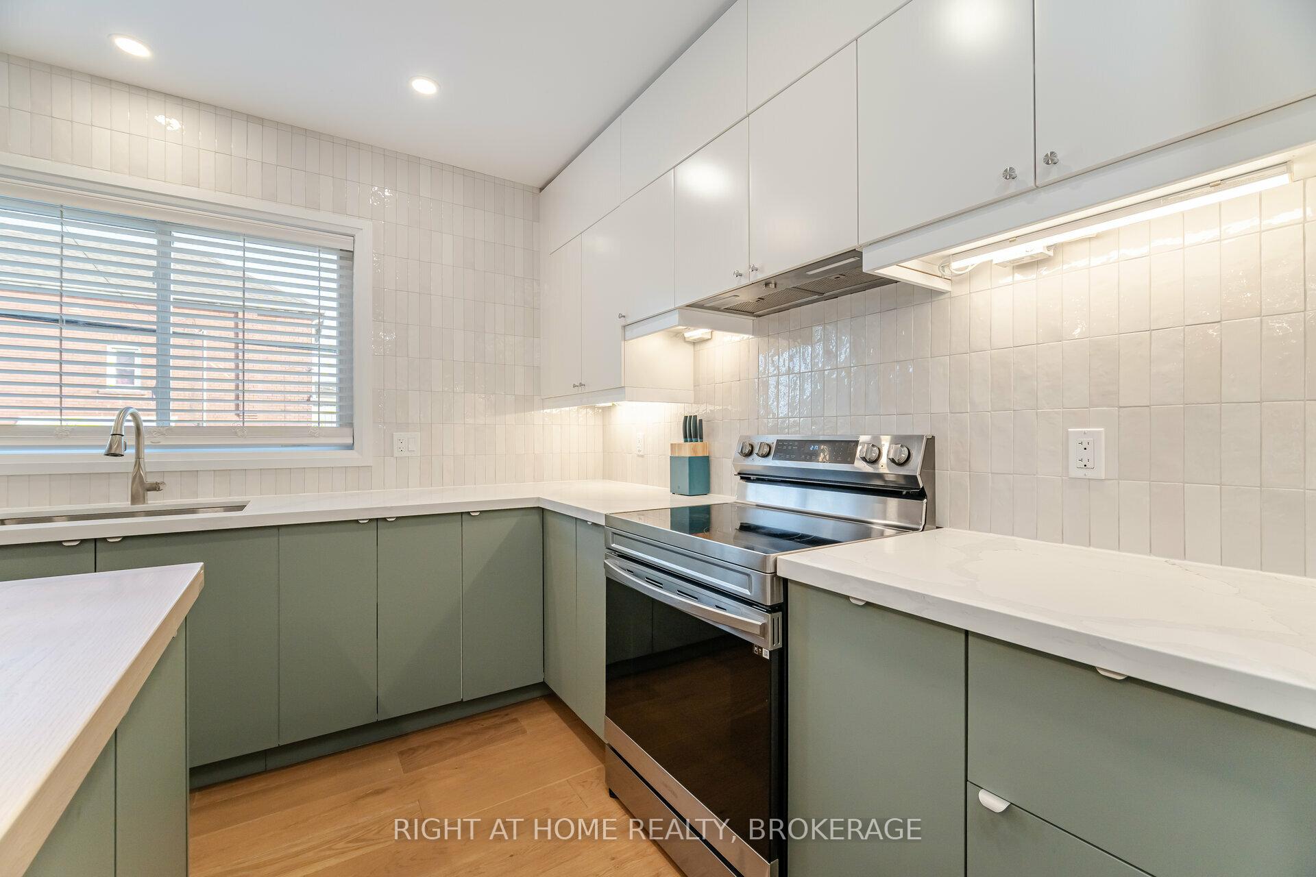 Photo 16 of 86 Gage Avenue N, Hamilton, Crown Point — HOMEH