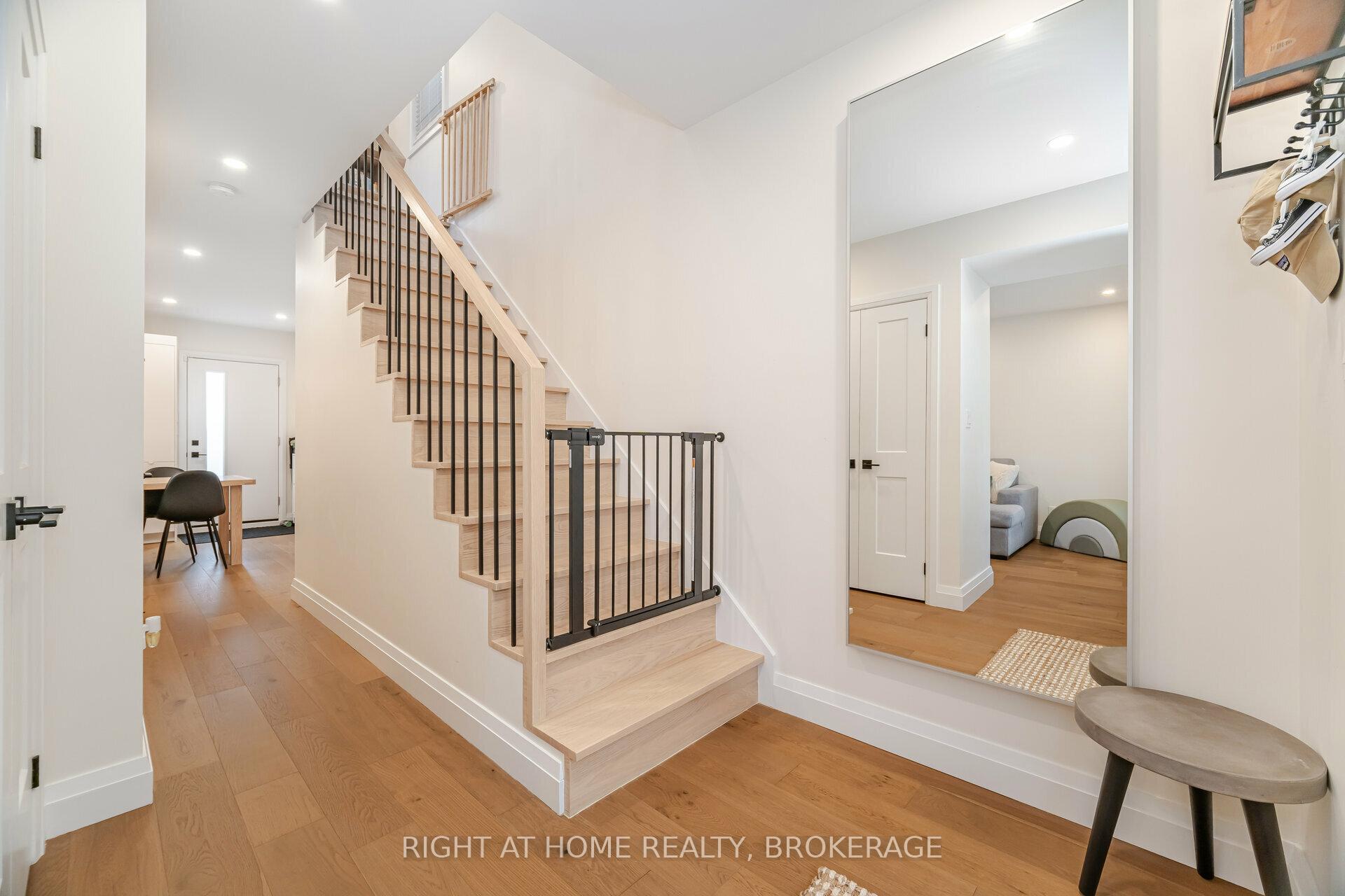 Photo 22 of 86 Gage Avenue N, Hamilton, Crown Point — HOMEH
