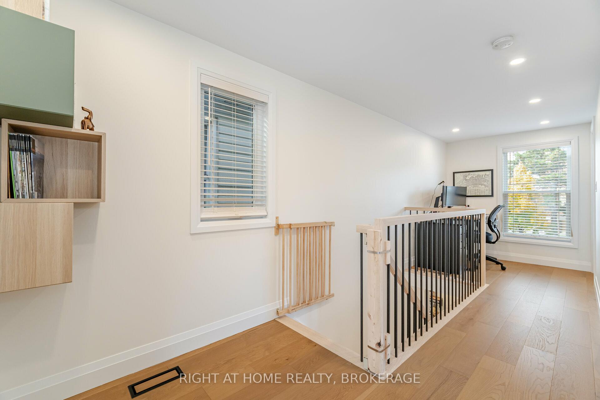 Photo 23 of 86 Gage Avenue N, Hamilton, Crown Point — HOMEH