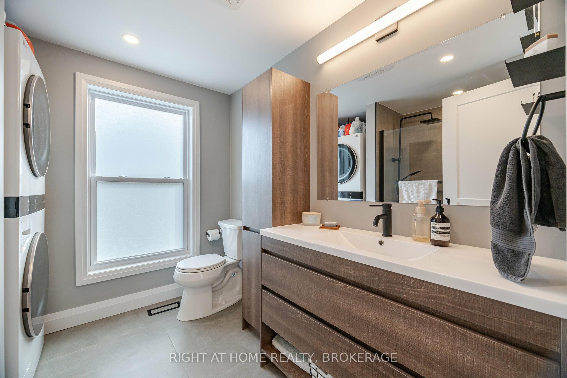 Photo 31 of 86 Gage Avenue N, Hamilton, Crown Point — HOMEH
