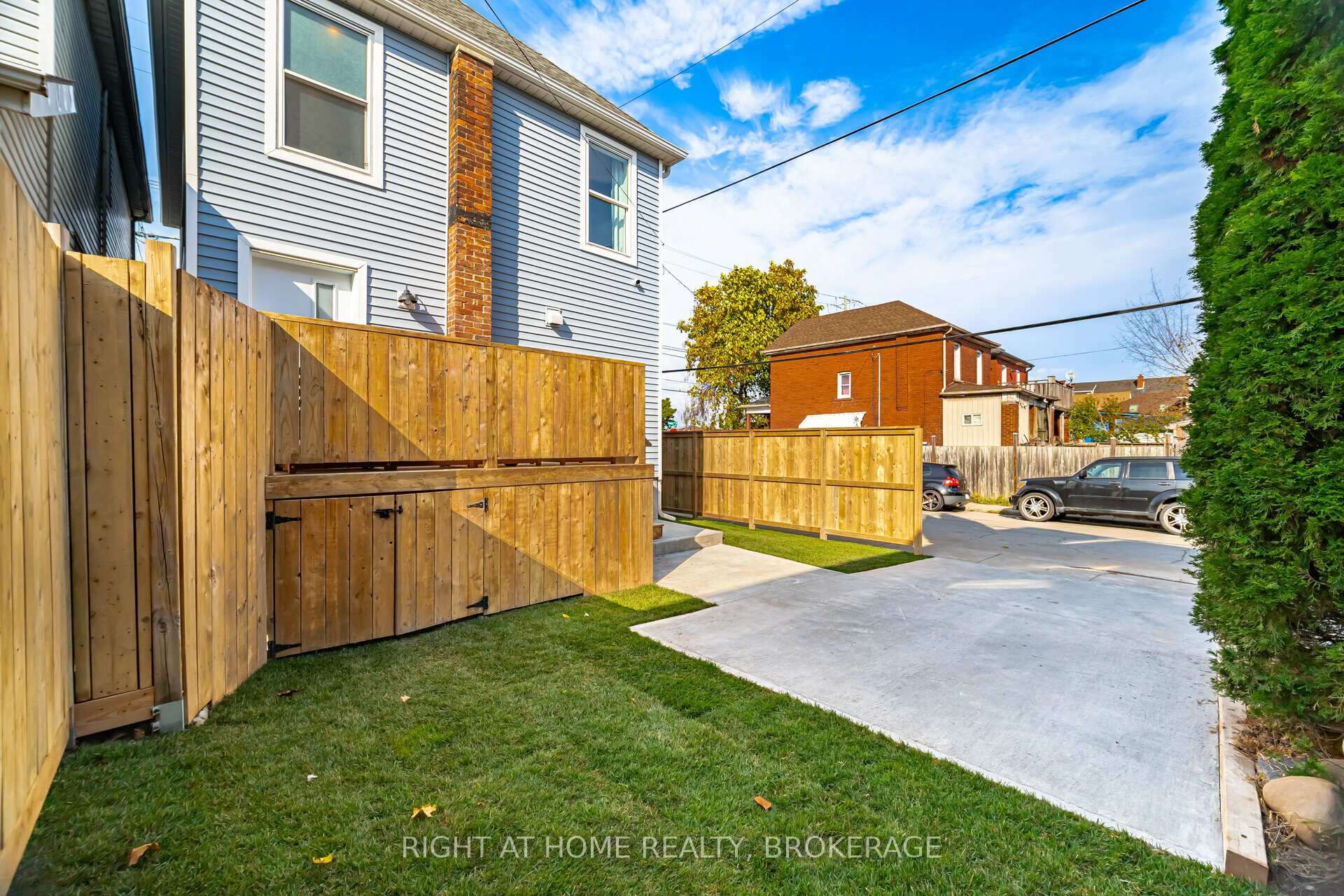 Photo 35 of 86 Gage Avenue N, Hamilton, Crown Point — HOMEH