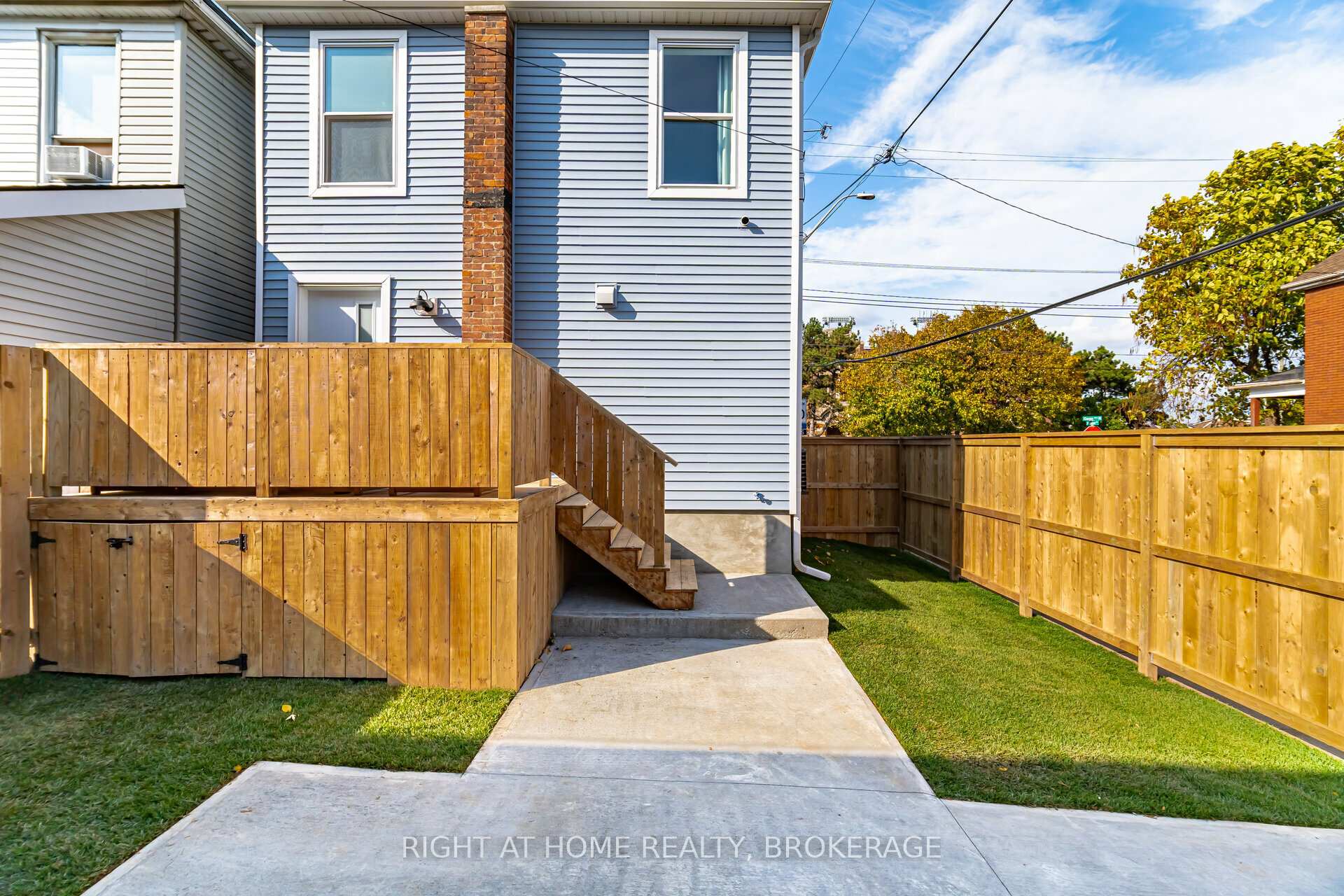 Photo 38 of 86 Gage Avenue N, Hamilton, Crown Point — HOMEH