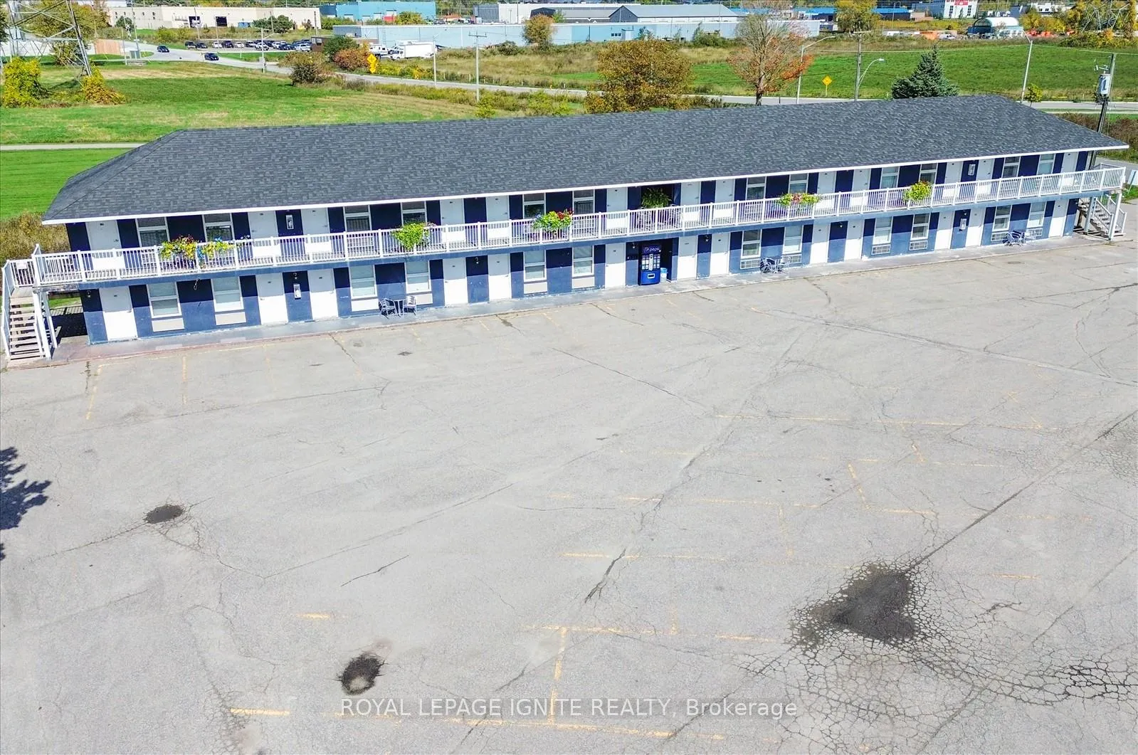Photo 4 of Unit 212, 70 Port Darlington Road, Clarington, Bowmanville — HOMEH