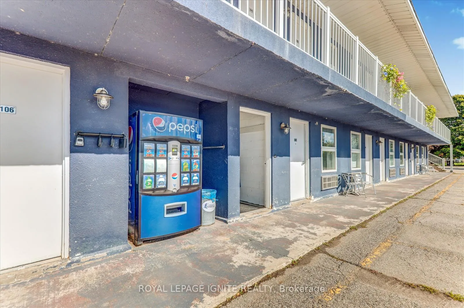 Photo 6 of Unit 212, 70 Port Darlington Road, Clarington, Bowmanville — HOMEH