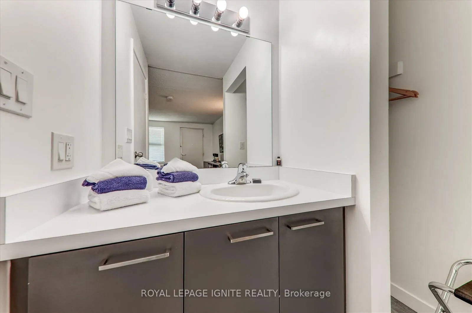 Photo 16 of Unit 212, 70 Port Darlington Road, Clarington, Bowmanville — HOMEH