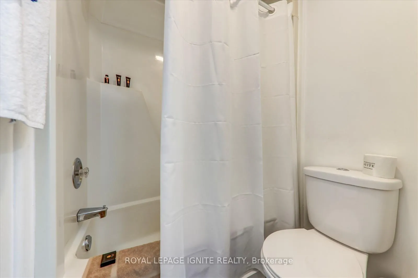 Photo 17 of Unit 212, 70 Port Darlington Road, Clarington, Bowmanville — HOMEH