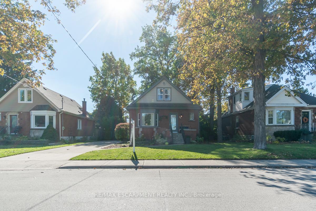 Photo 1 of 94 Queensdale Avenue E, Hamilton, Centremount — HOMEH