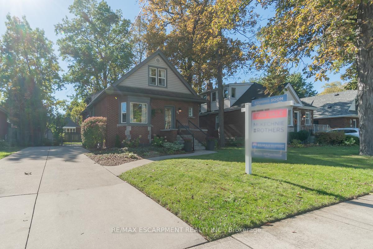 Photo 2 of 94 Queensdale Avenue E, Hamilton, Centremount — HOMEH