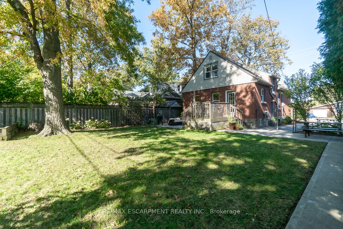 Photo 5 of 94 Queensdale Avenue E, Hamilton, Centremount — HOMEH