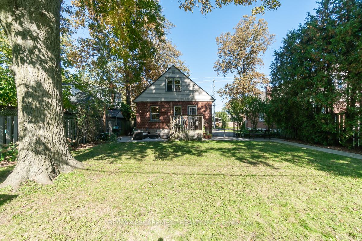 Photo 6 of 94 Queensdale Avenue E, Hamilton, Centremount — HOMEH