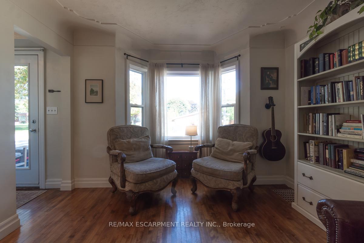 Photo 11 of 94 Queensdale Avenue E, Hamilton, Centremount — HOMEH