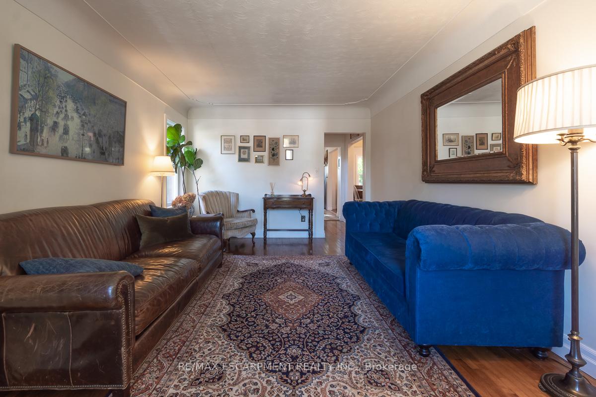 Photo 12 of 94 Queensdale Avenue E, Hamilton, Centremount — HOMEH