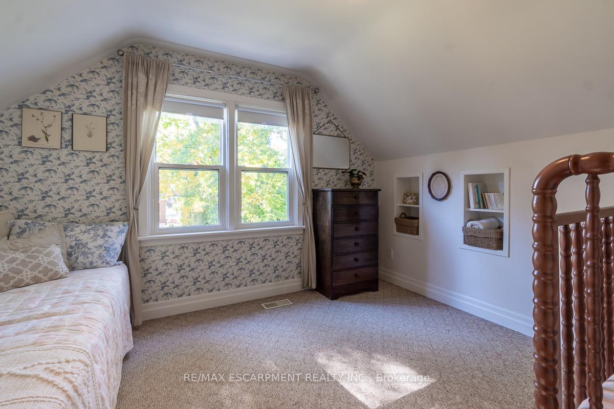 Photo 27 of 94 Queensdale Avenue E, Hamilton, Centremount — HOMEH