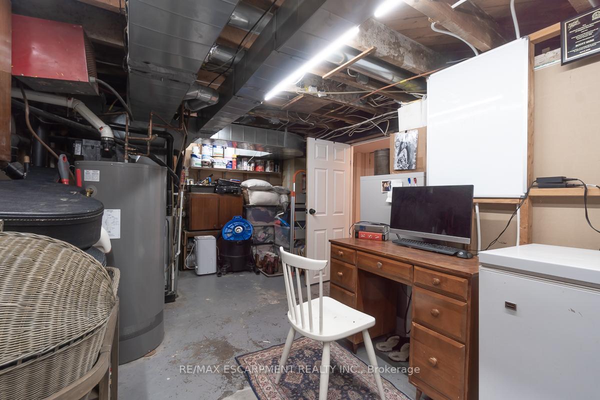 Photo 34 of 94 Queensdale Avenue E, Hamilton, Centremount — HOMEH